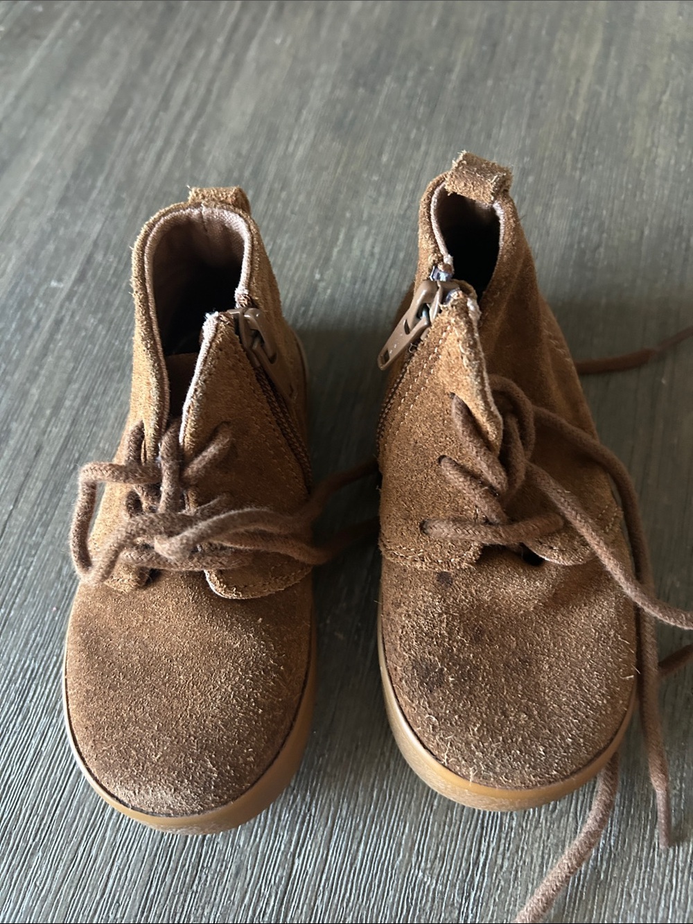 GAP Little Boys Suede Boots Ankle  Lace-Up and Zipper, Size 6.